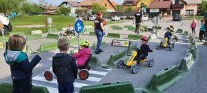 Kolesarcki3 300x135 - PESTRO DOGAJANJE PRI MEDVEDKIH v maju