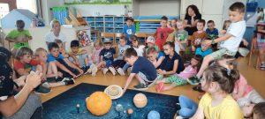 Planetarij1 300x135 - PESTRO DOGAJANJE PRI MEDVEDKIH v maju