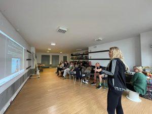 Predstavitev Slovenije in vrtca 300x225 - &Scaron;irjenje obzorij z učenjem na prostem