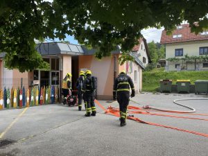 Uspešno izvedene vaje evakuacije v vseh enotah Vrtca Martin Krpan Cerknica IMG 3369 300x225 - Uspešno izvedene vaje evakuacije v vseh enotah Vrtca Martin Krpan Cerknica