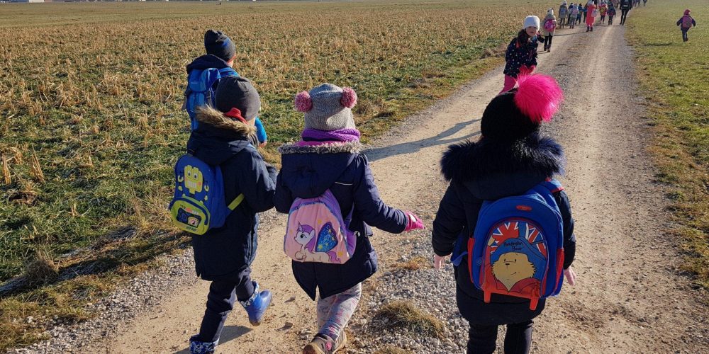 Čebelice in Miške na zimskem pohodu