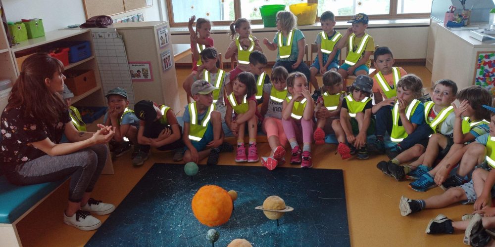 MIŠKE V PLANETARIJU