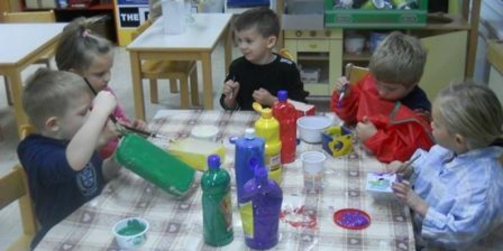 TUDI BREZ IGRAČ NAM JE V VRTCU LEPO