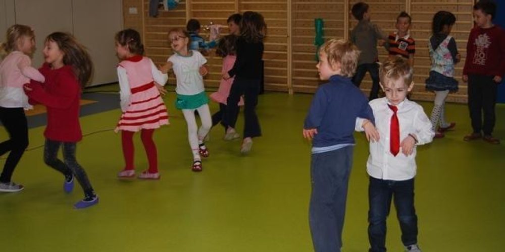 PREDPRAZNIČNA ZABAVA