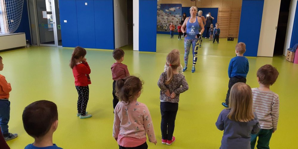POWER KICK Z BABI MOJCO