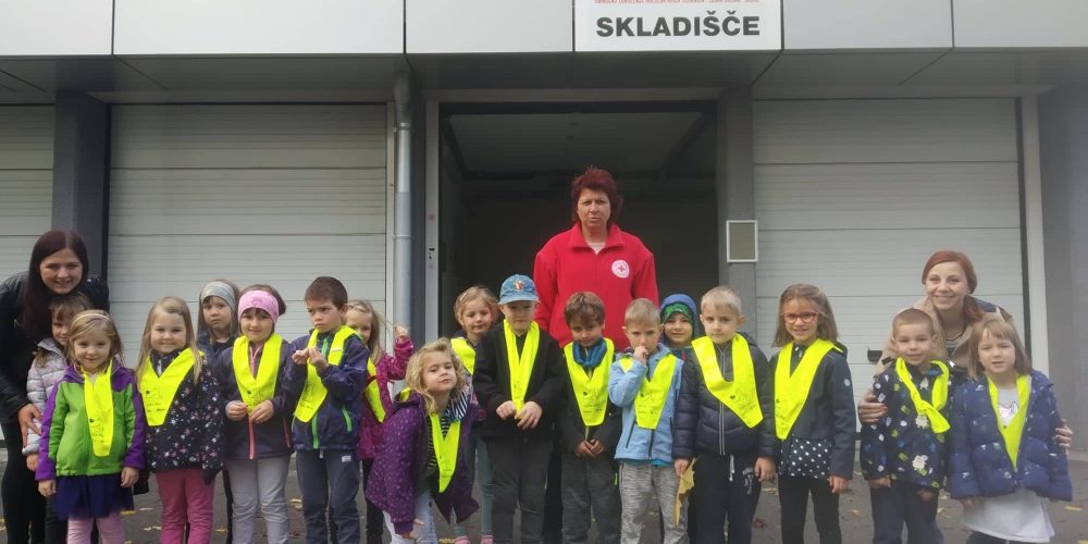 SLONČKI SMO OBISKALI RDEČI KRIŽ