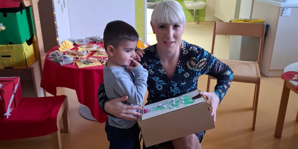 Srečanje s starimi starši: Mala pozornost, veliko veselja