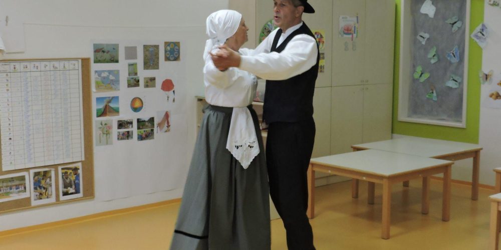 SPOZNAVANJE FOLKLORE