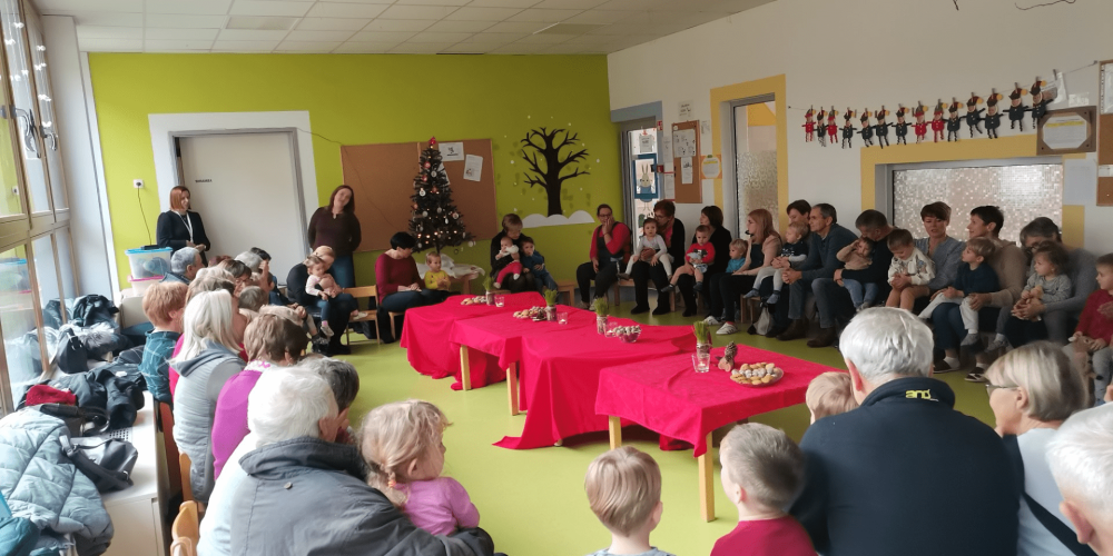 ČAJANKA S STARIMI STARŠI PRI PETELINČKIH IN ZAJČKIH