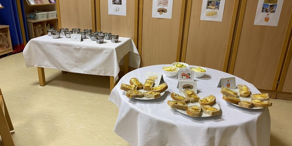 Tradicionalni slovenski zajtrk in obisk čebelarke na Rakeku