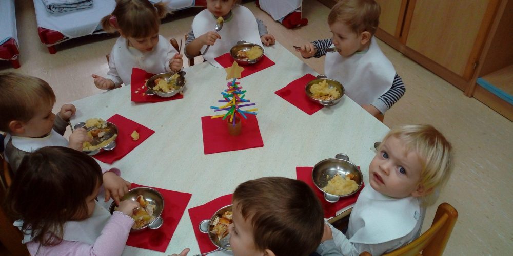 Praznični december v vrtcu na Rakeku