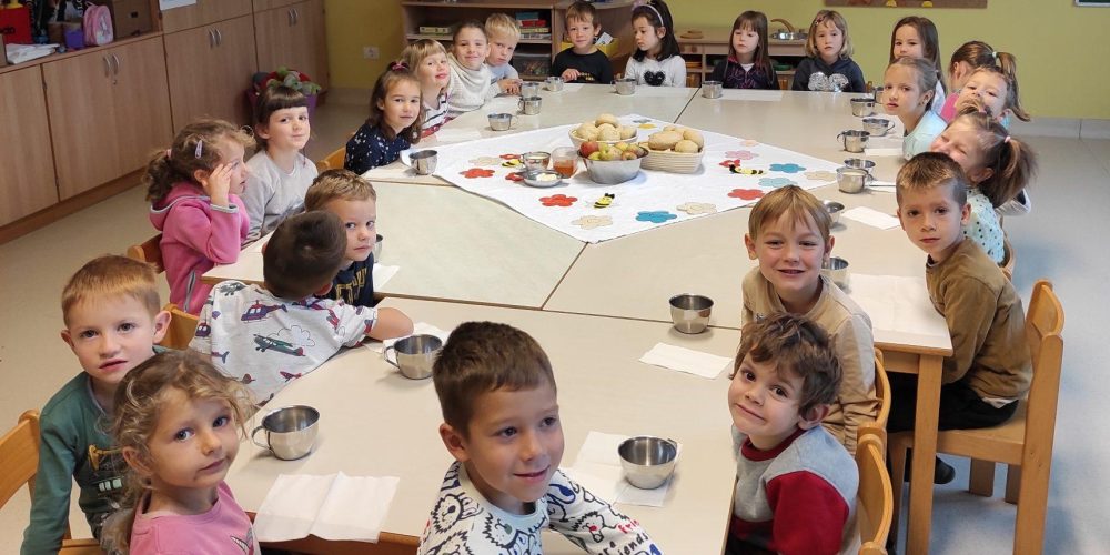 Tradicionalni slovenski zajtrk pri Miškah – »Kruh za zajtrk, super dan«