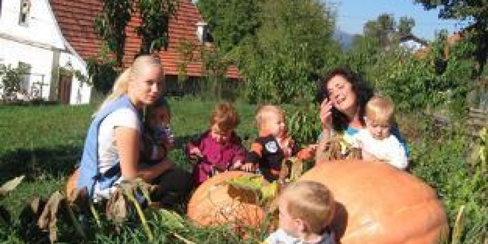 A –A – A jesen je k nam prišla …