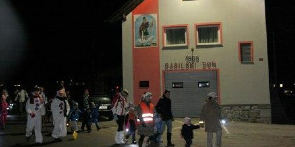 Snežakov pohod in sejem voščilnic