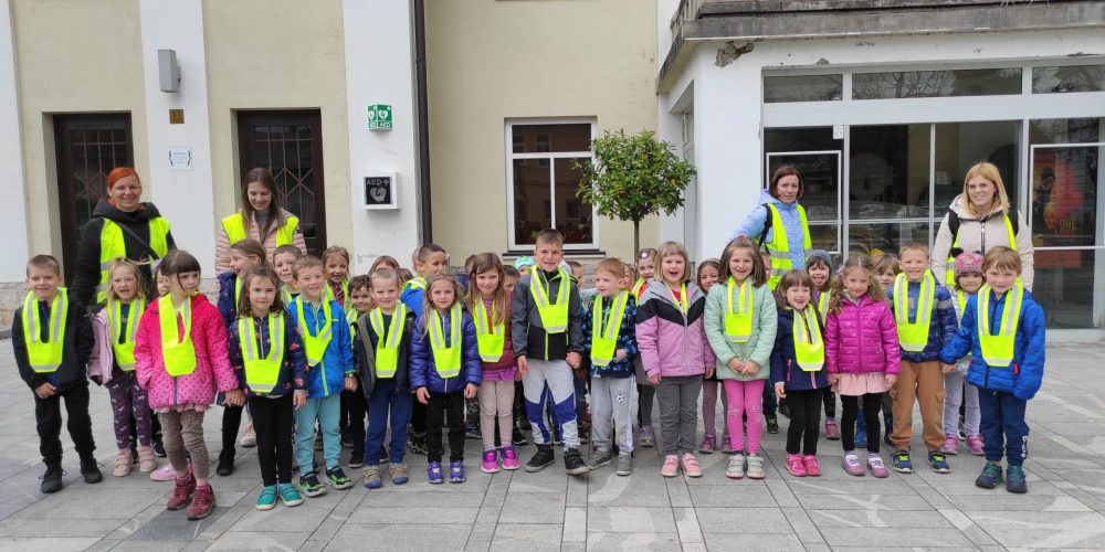 PIKAPOLONICE IN MIŠKE NA OGLEDU PREDSTAV